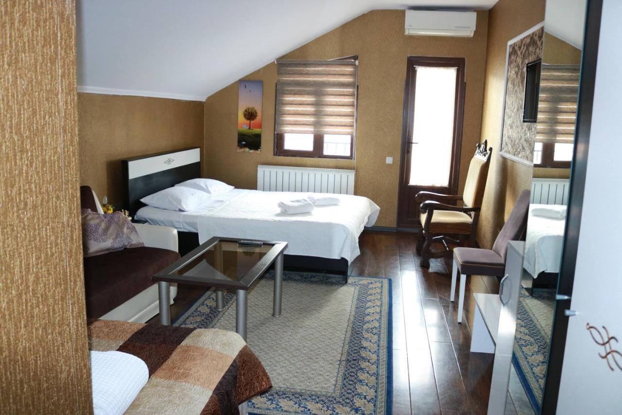 Hotel Luxors Garden Batumi Exterior foto